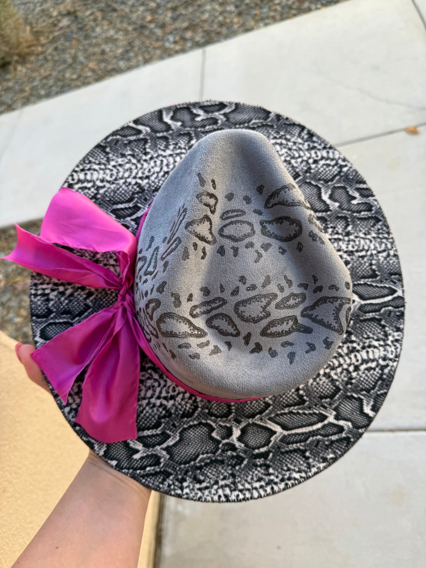 Gray snakeskin suede wide brim rancher hat