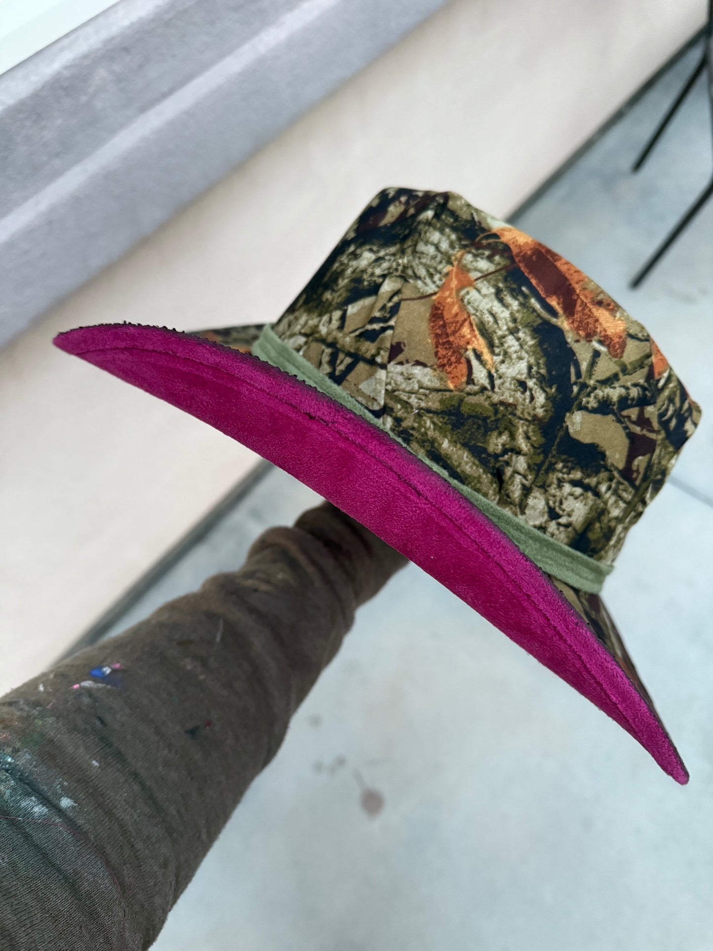 Duck camo pink suede wide brim rancher hat
