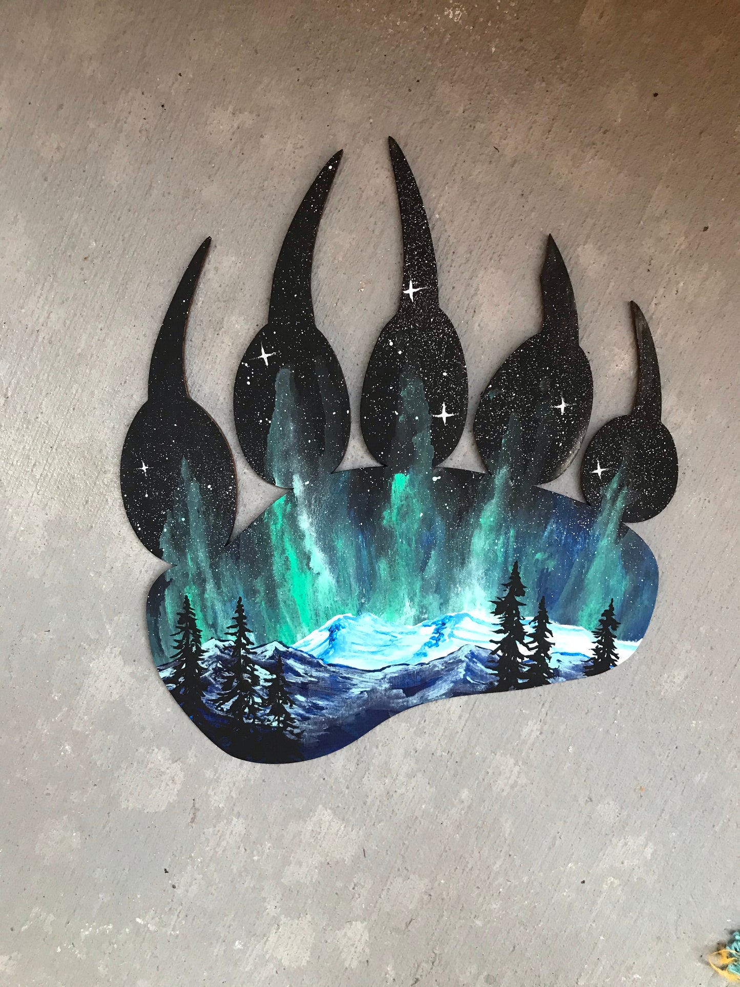 Bear claw northern lights painting bear paw foot cutout