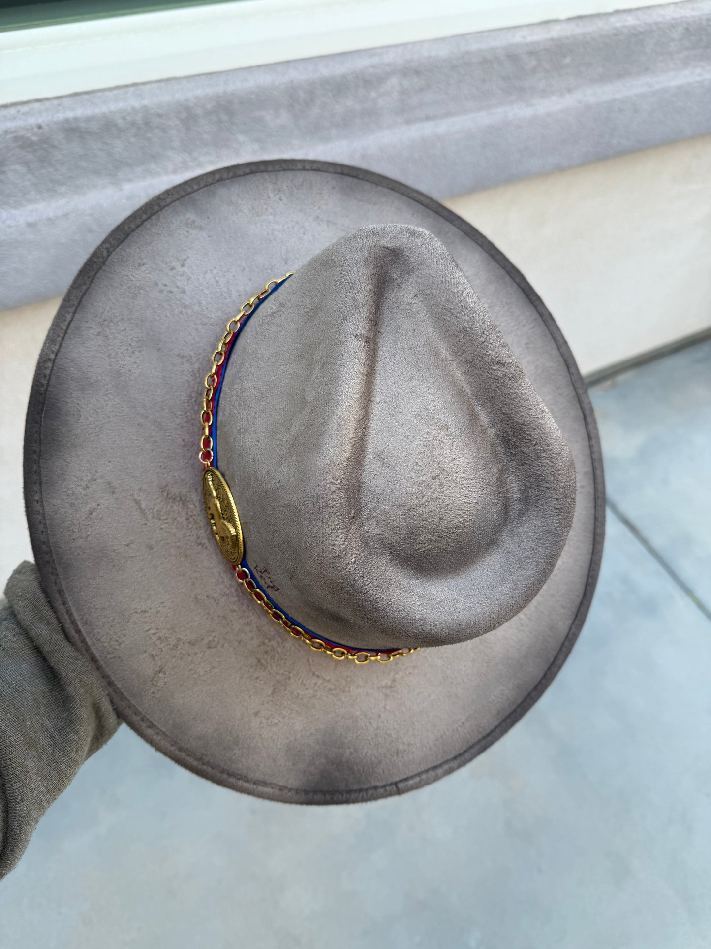 Secretariat race horse taupe suede wide brim rancher hat