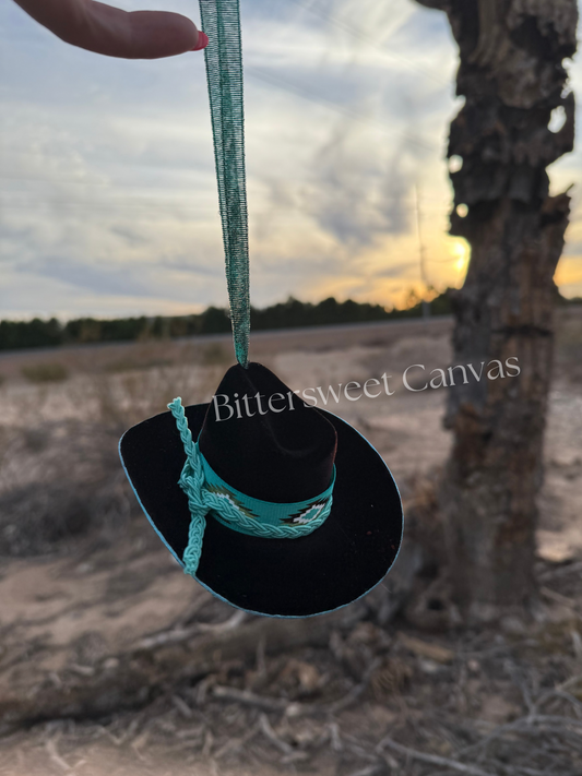 Black blue glittet hat rearview mirror charm