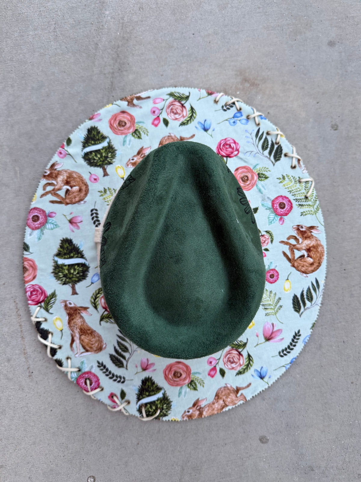 Green woodland critters suede wide brim rancher hat