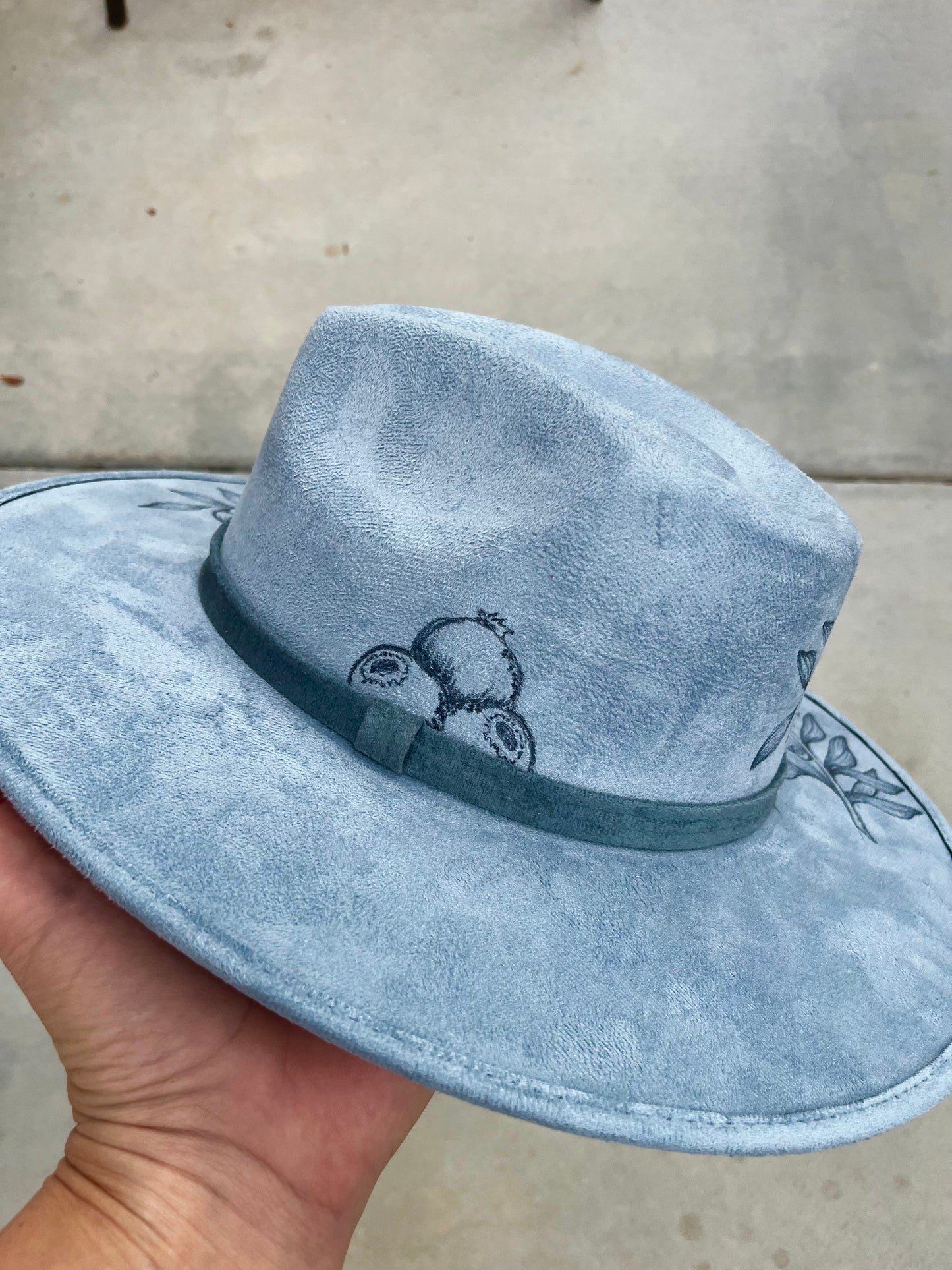 Blueberry floral burned suede wide brim rancher hat