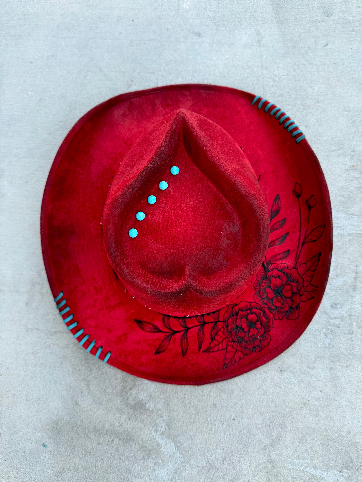 Red corazón floral turquoise crown burned accessorized suede wide brim rancher hat