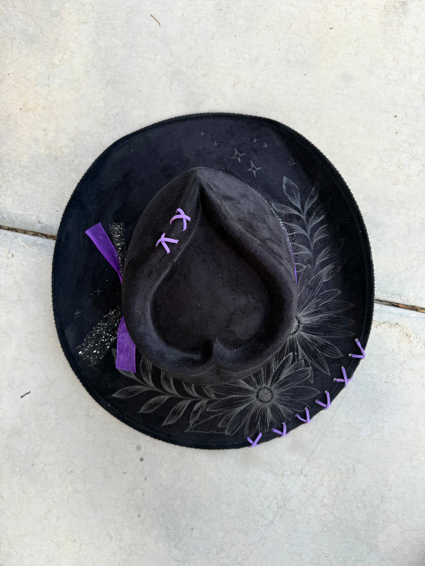 Black floral cactus heart crown burned accessorized suede wide brim rancher hat