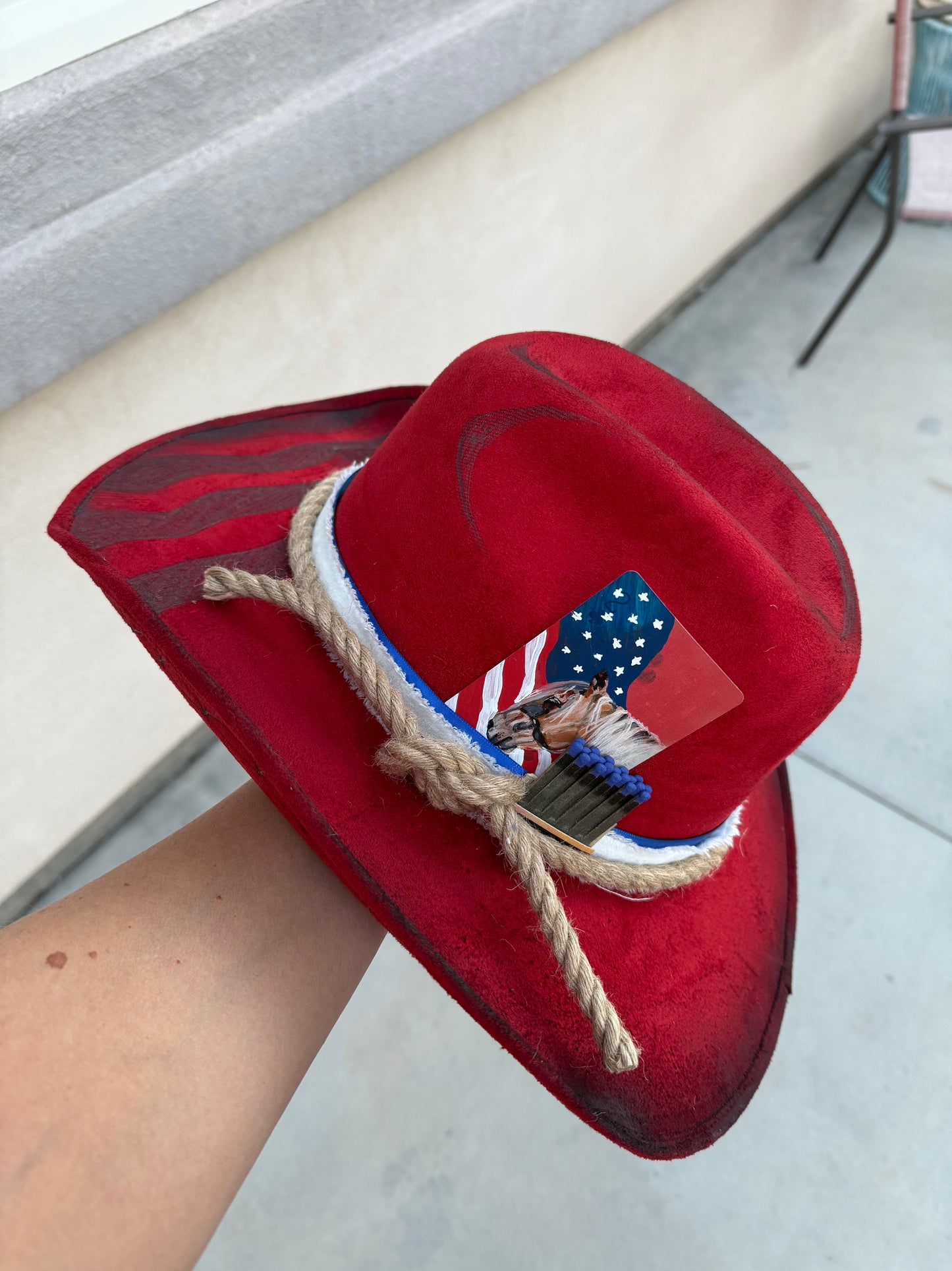 Red flag revolversuede wide brim cowboy hat