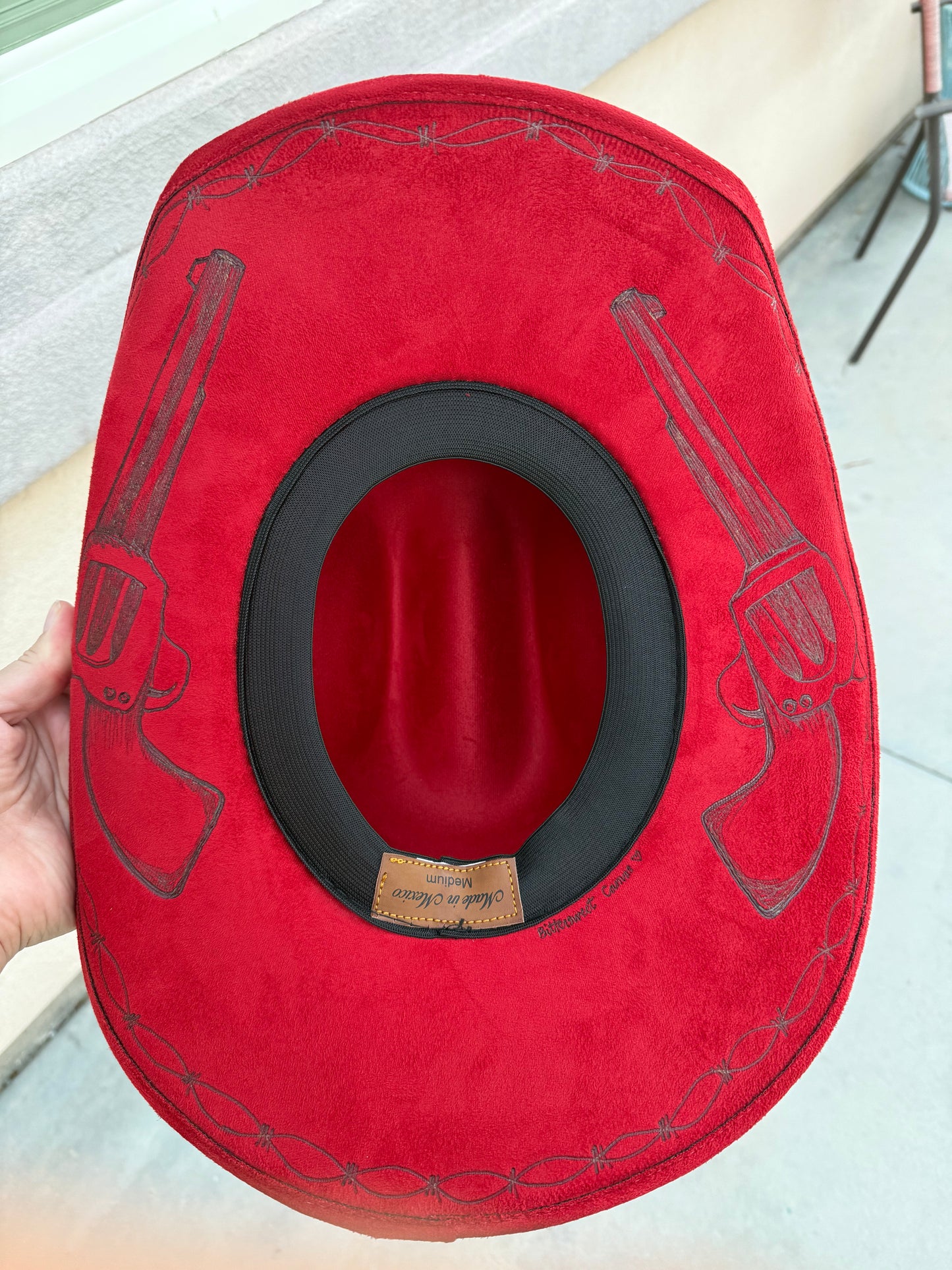 Red flag revolversuede wide brim cowboy hat