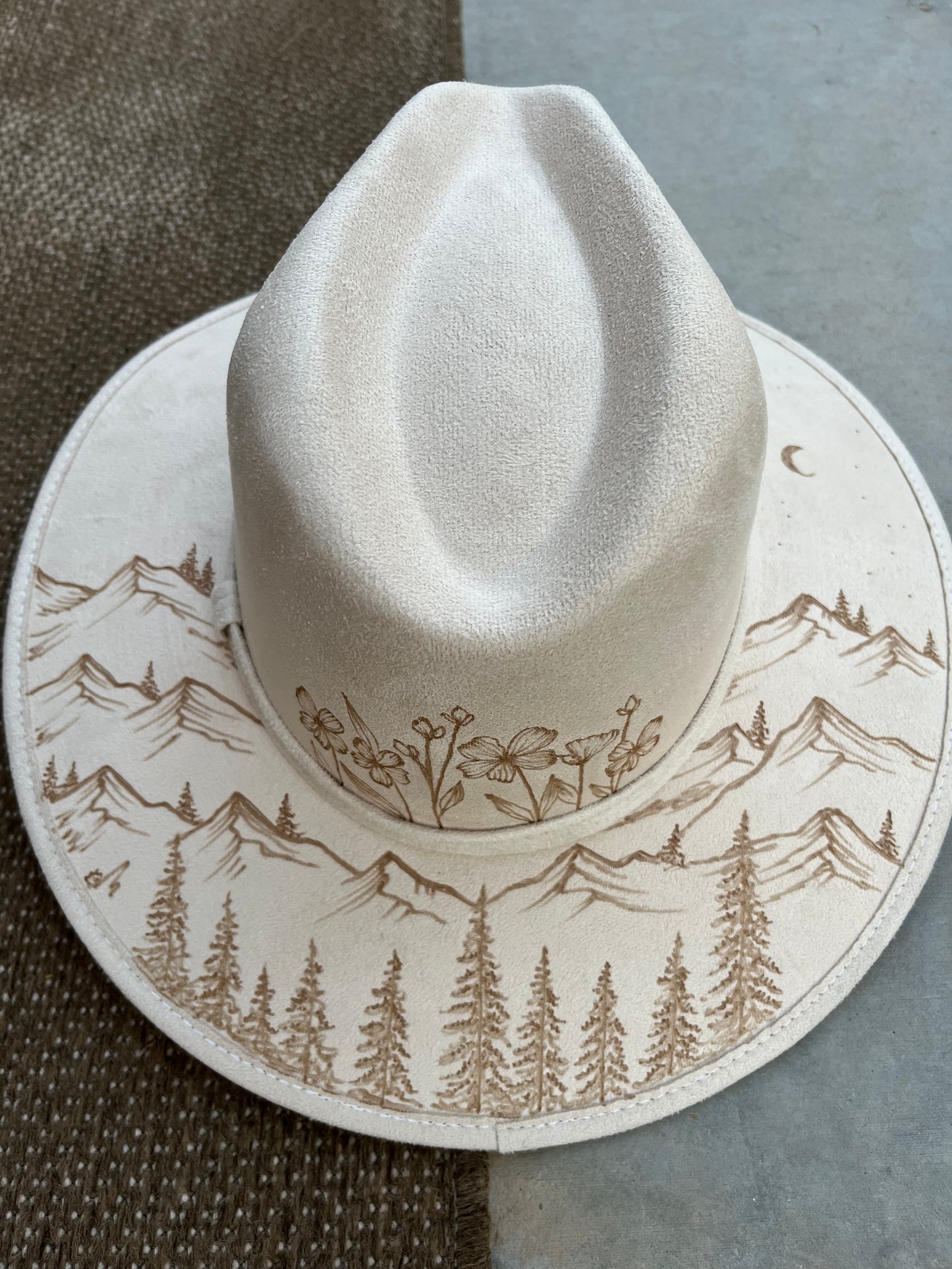 Ivory mountain tree suede wide brim rancher hat