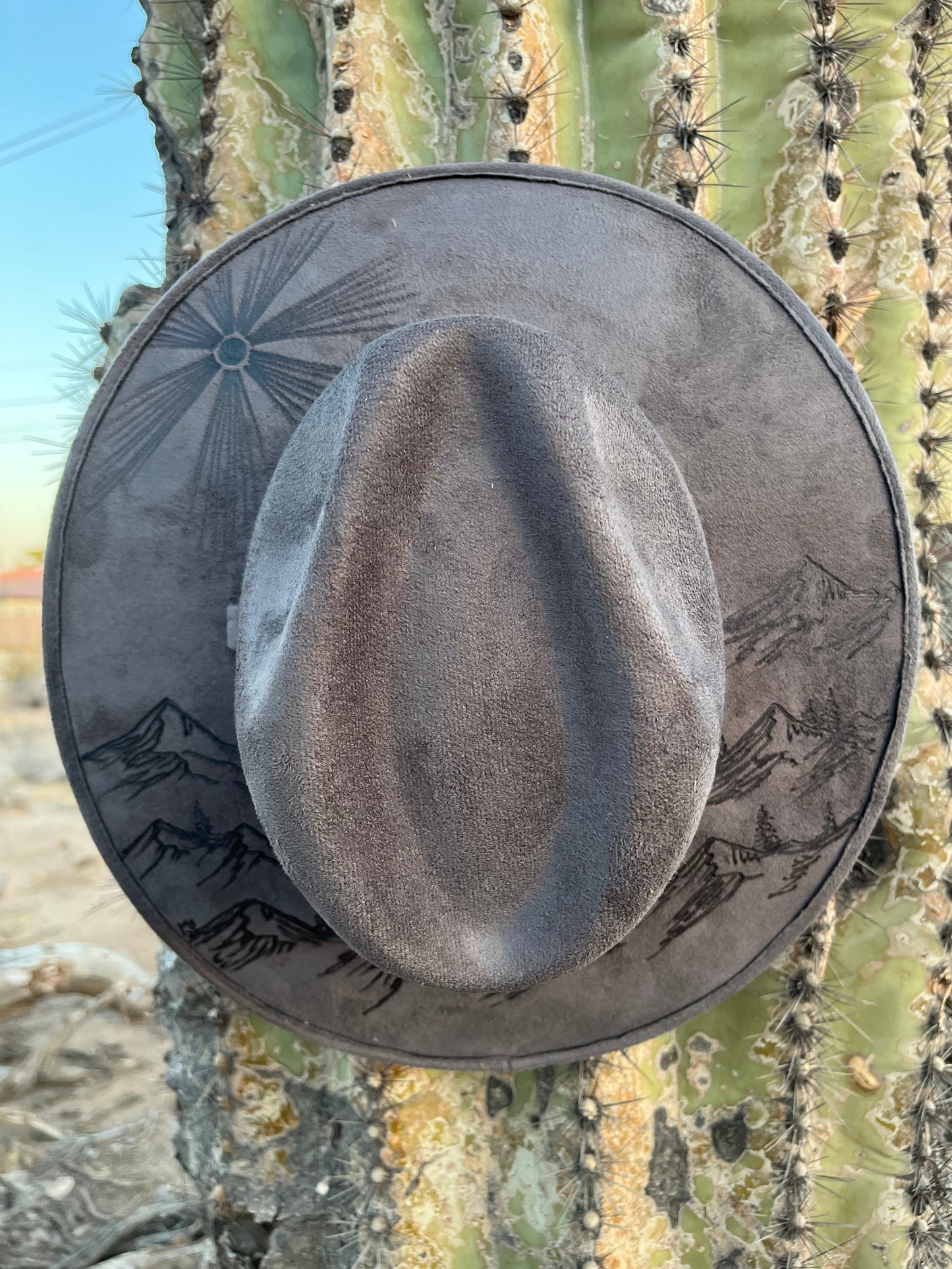 Mountain grey burned suede wide brim rancher hat