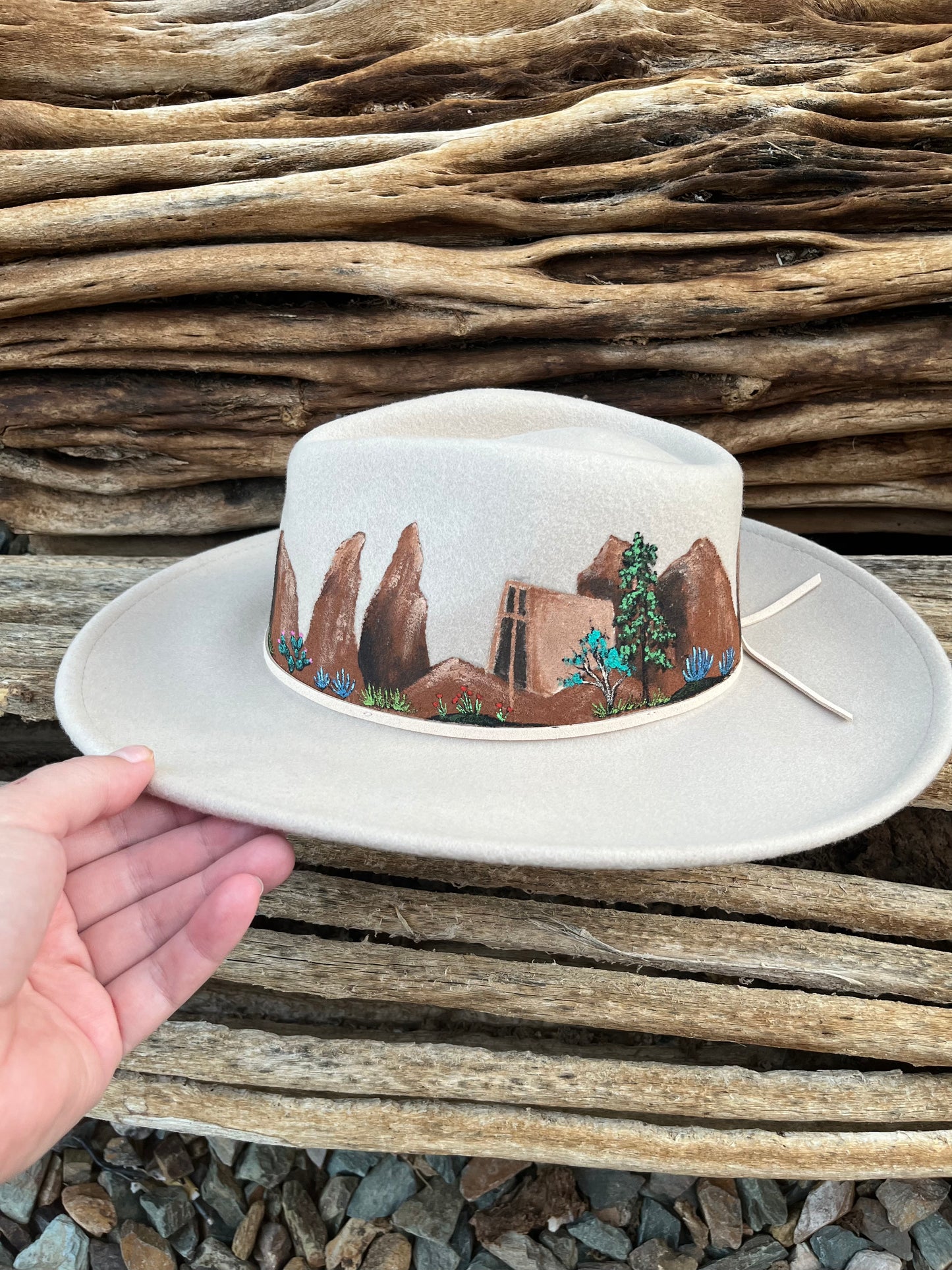 Sedona red rocks beige felt wide brim rancher hat