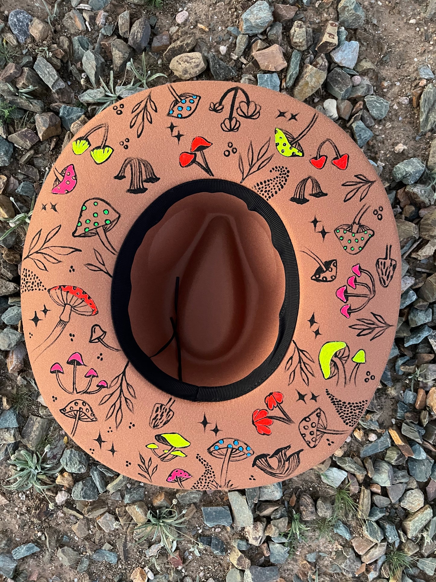 Mushroom neon tan felt wide brim rancher hat