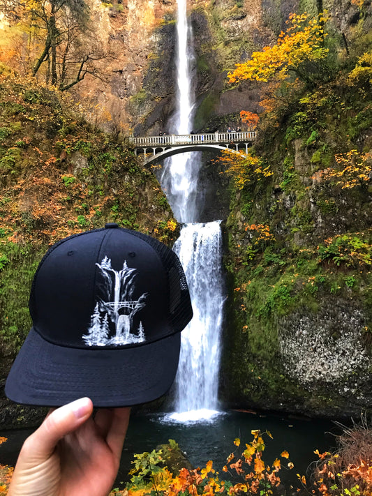 Multnomah Falls minimal design hat