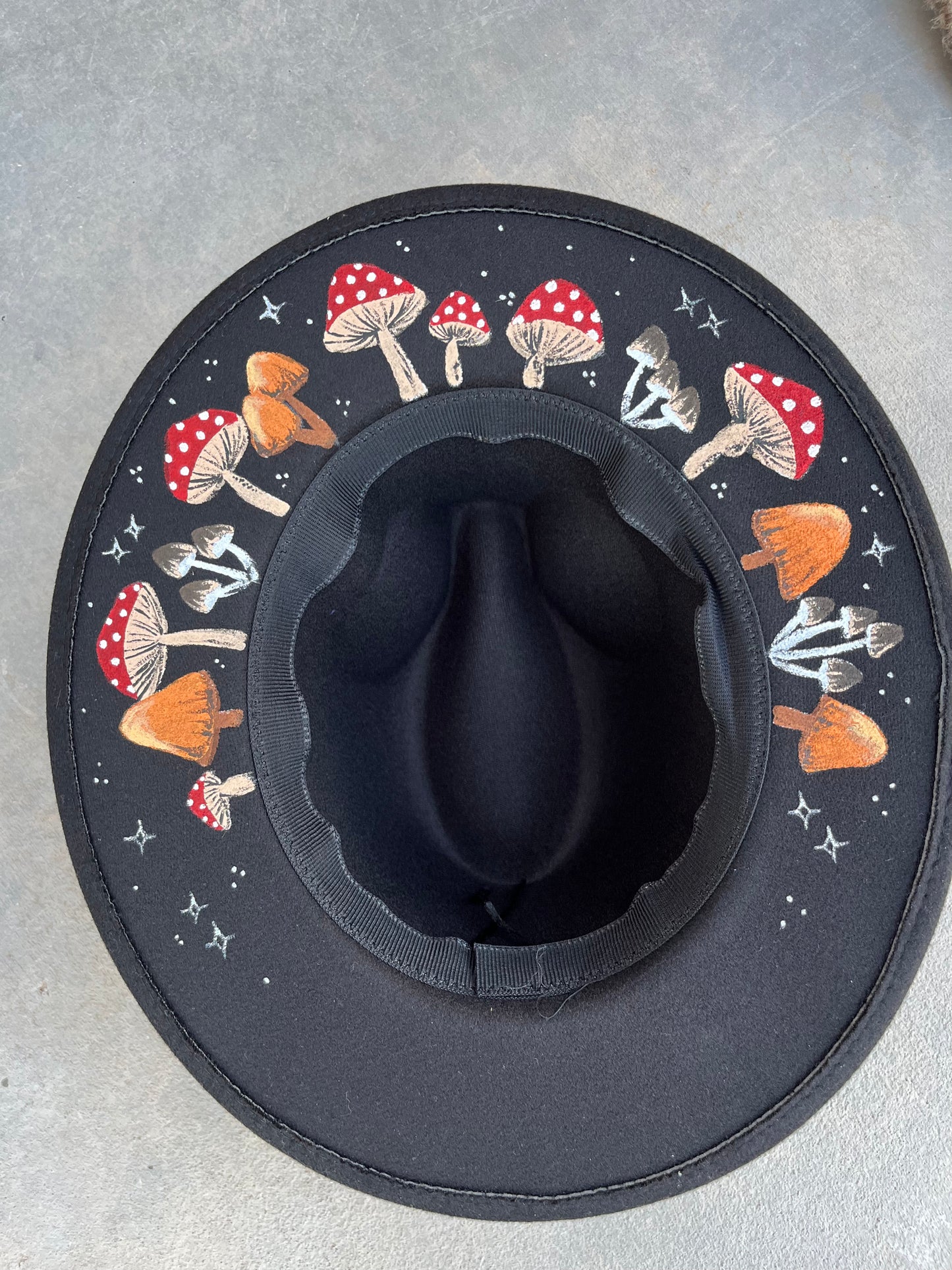 Black mushroom magic felt wide brim rancher hat